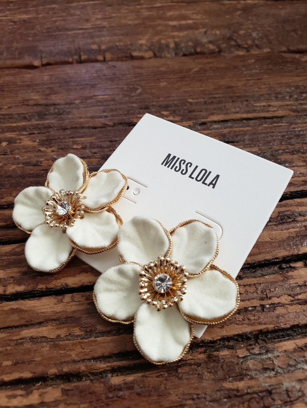 Elegant White Flower Statement Earrings with Gold Trim